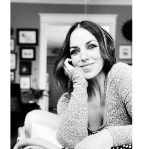 Chicagoan who frequently cleans out her closet.